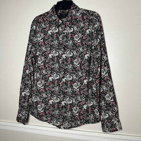 GUESS Los Angeles Men’s Button Down Collared Shirt Red & Black Rose Floral Print - Picture 9 of 13